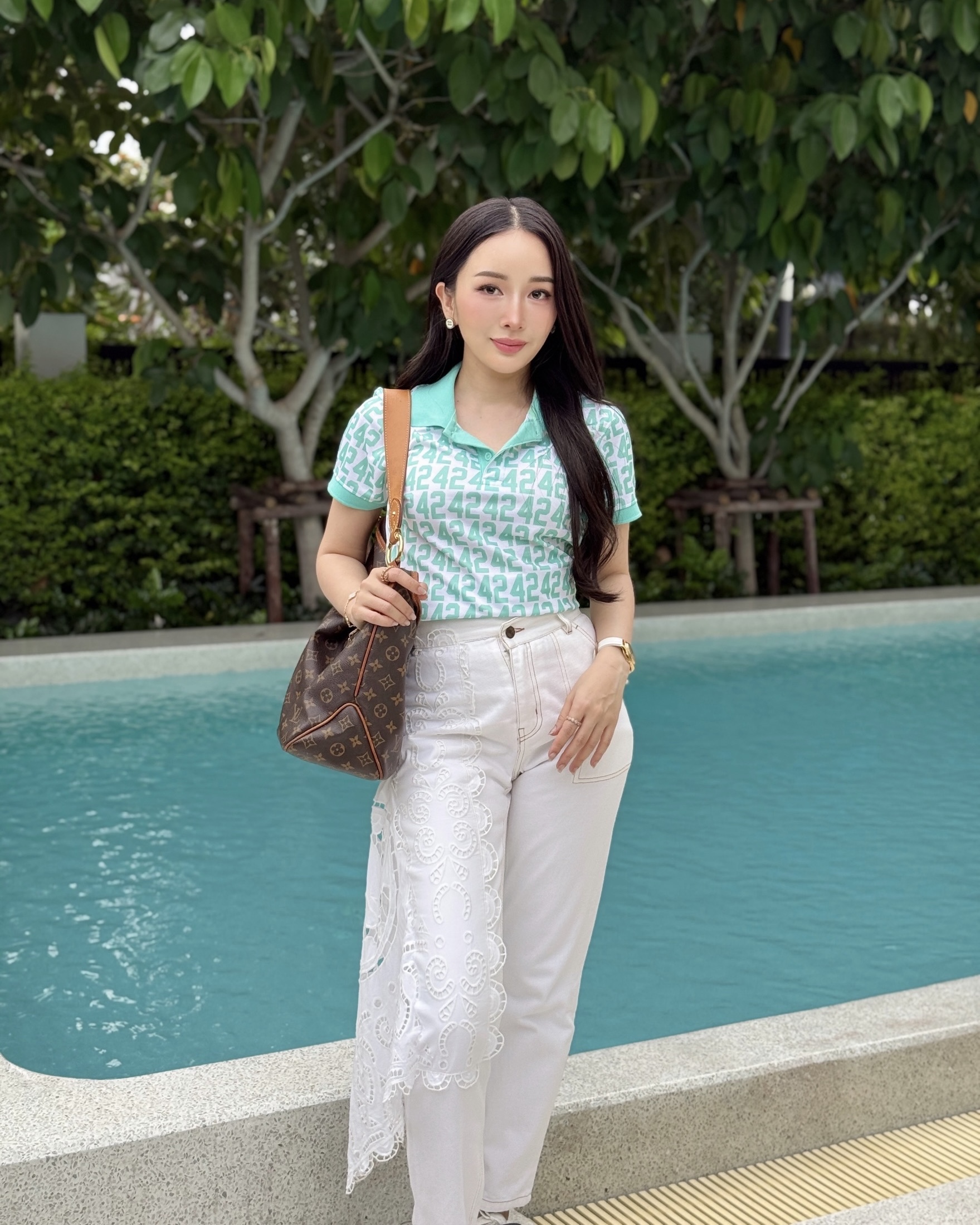 เสื้อโปโลหญิง เลข 24 - รูปซูมเลข / ลายพลังเลข