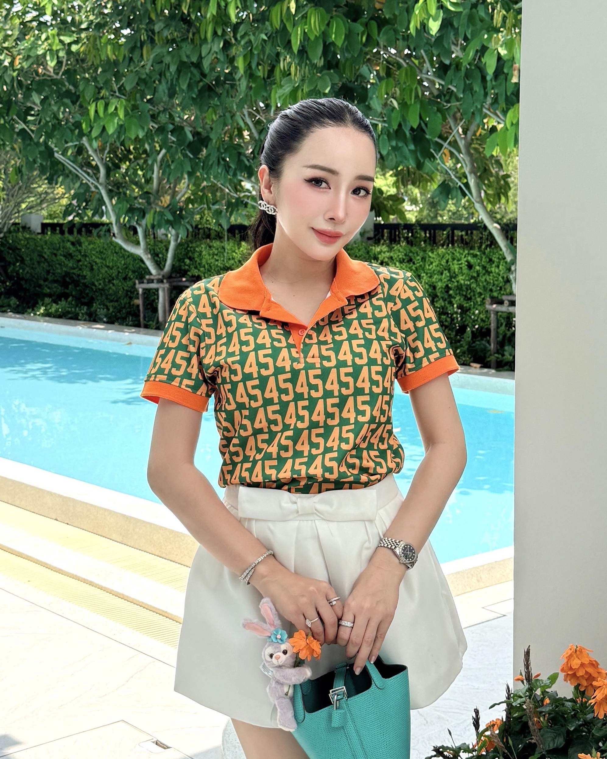 เสื้อโปโลหญิง เลข 45 - รูปใส่จริงด้านหน้า
