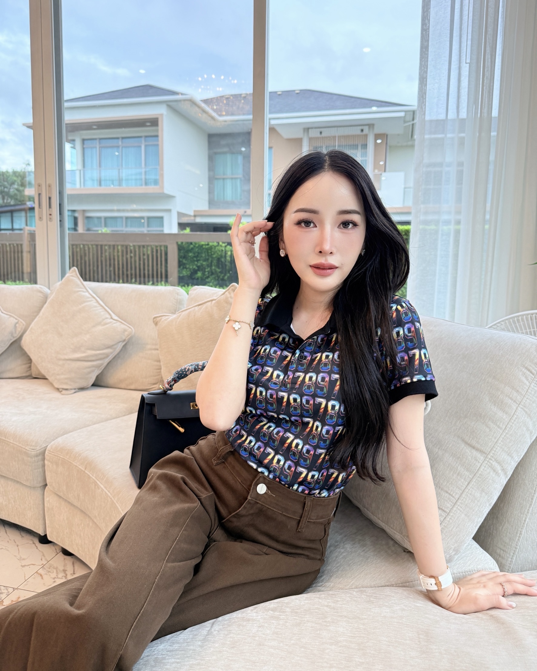 เสื้อโปโลหญิง เลข 789 - รูปใส่จริงด้านหน้า